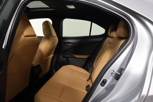 Iridium 2026 Lexus UX 300h Premium