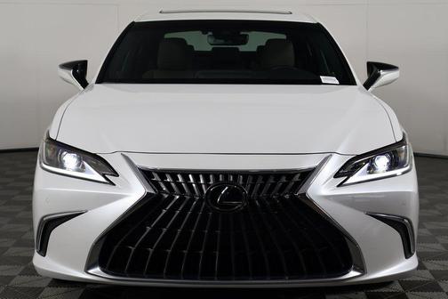 2025 Lexus ES 300h Base