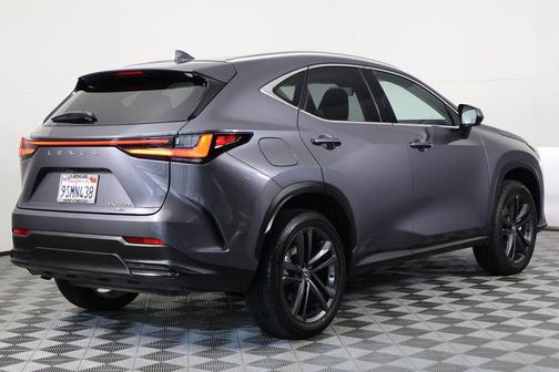 2025 Lexus NX 450h+ Luxury