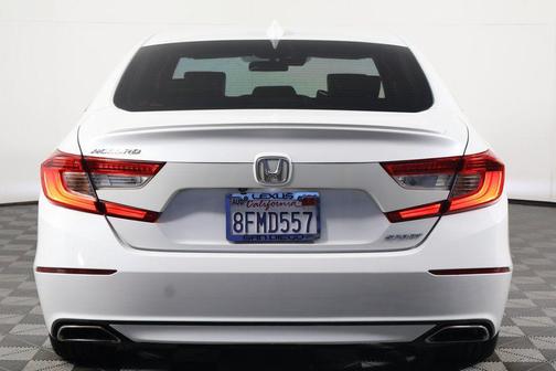 Platinum White Pearl 2018 Honda Accord Sport