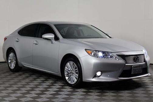 Silver Lining Metallic 2014 Lexus ES 350 Base