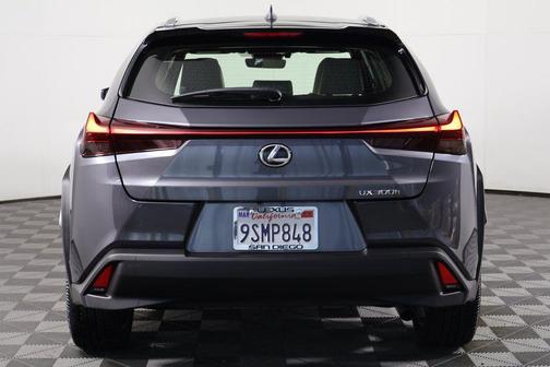 2025 Lexus UX 300h F SPORT Handling