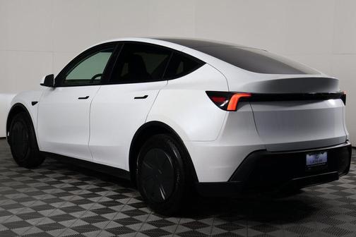 2026 Tesla Model Y Standard Rear-Wheel Drive