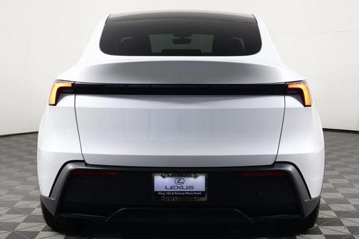 2026 Tesla Model Y Standard Rear-Wheel Drive