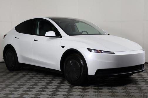 2026 Tesla Model Y Standard Rear-Wheel Drive