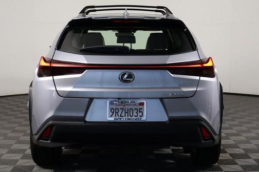 2025 Lexus UX 300h Base