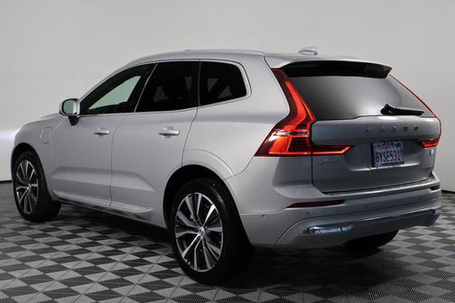 2022 Volvo XC60 Recharge Plug-In Hybrid T8 Inscription Expression