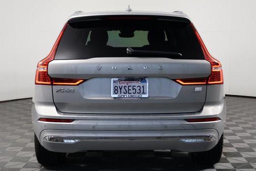 2022 Volvo XC60 Recharge Plug-In Hybrid T8 Inscription Expression