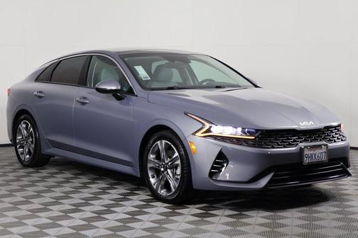 Everlasting Silver 2024 Kia K5 EX