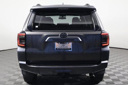 Magnetic Gray Metallic 2018 Toyota 4Runner SR5 Premium