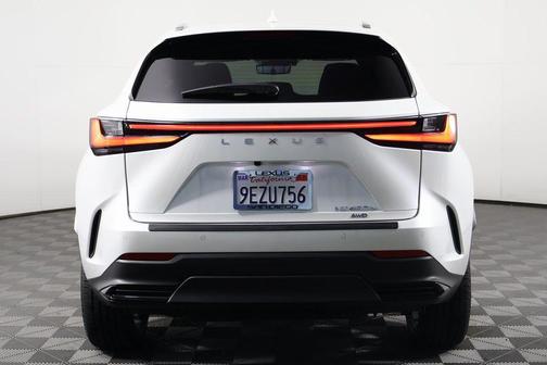 2023 Lexus NX 450h+ Luxury