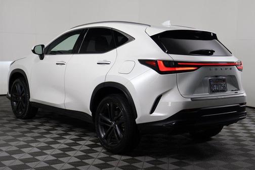 2023 Lexus NX 450h+ Luxury