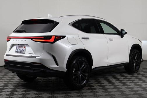 2023 Lexus NX 450h+ Luxury