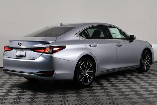 2025 Lexus ES 300h Base