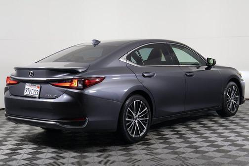 2025 Lexus ES 300h Premium