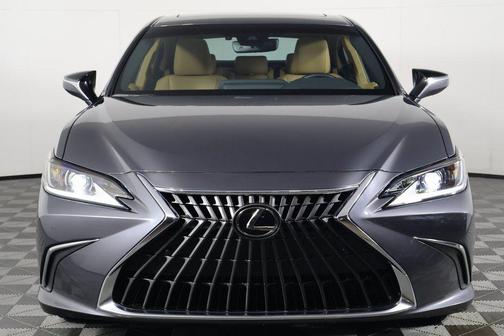 2025 Lexus ES 300h Premium