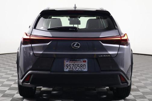 2025 Lexus UX 300h Base