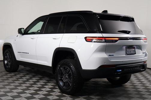 2023 Jeep Grand Cherokee 4xe Trailhawk Carb State Pkg