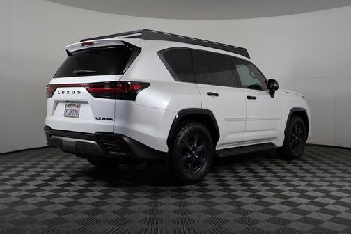 2025 Lexus LX 700h Overtrail