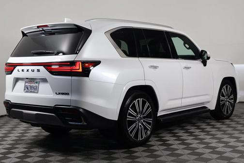 Eminent White Pearl 2026 Lexus LX 600 Luxury