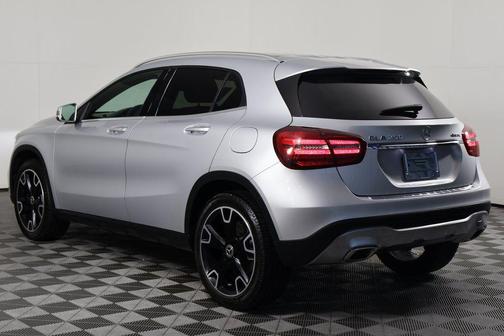 Iridium Silver Metallic 2020 Mercedes-Benz GLA 250 4MATIC