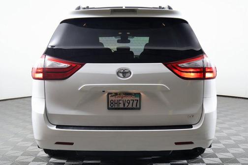 2019 Toyota Sienna LE