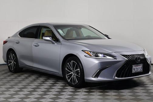 Iridium 2023 Lexus ES 300h Premium