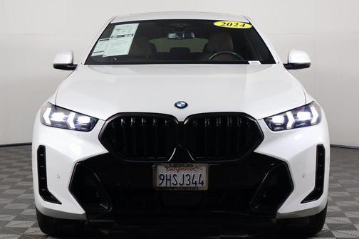 Mineral White Metallic 2024 BMW X6 xDrive40i