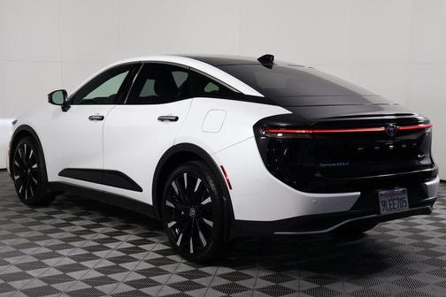 Black/Oxygen White 2024 Toyota Crown Platinum
