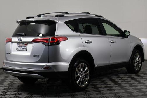 Classic Silver Metallic 2016 Toyota RAV4 Hybrid Limited