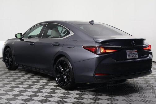 Cloudburst Gray 2023 Lexus ES 300h F SPORT Handling