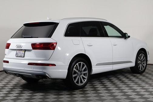 2019 Audi Q7 55 Premium Plus