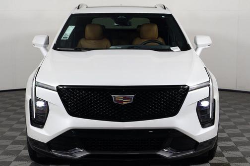 Crystal White Tricoat 2024 Cadillac XT4 Sport