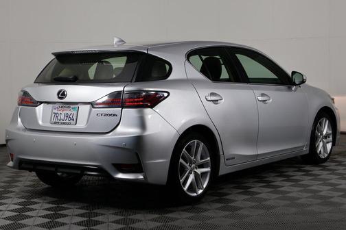 Silver Lining Metallic 2016 Lexus CT 200h Base