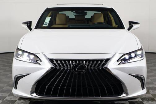 2025 Lexus ES 300h Luxury