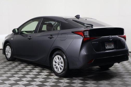 2022 Toyota Prius LE