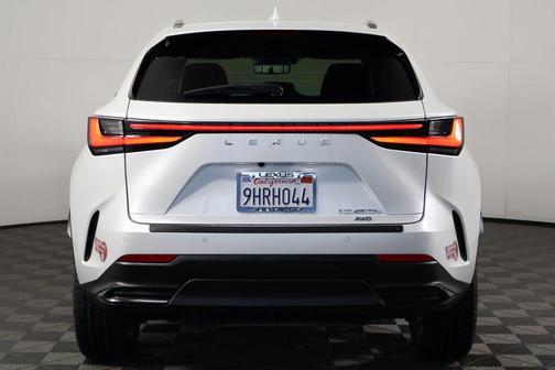 2024 Lexus NX 450h+ Luxury