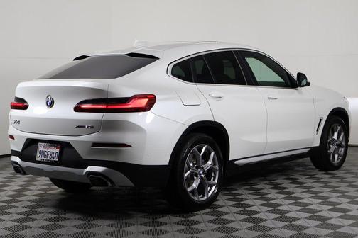 2023 BMW X4 xDrive30i