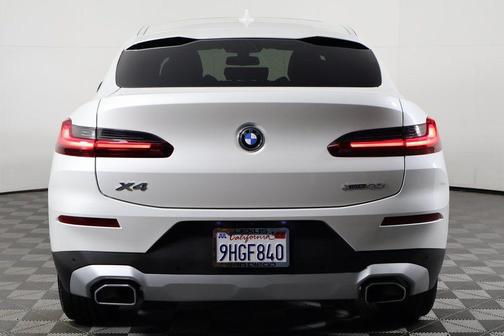 2023 BMW X4 xDrive30i
