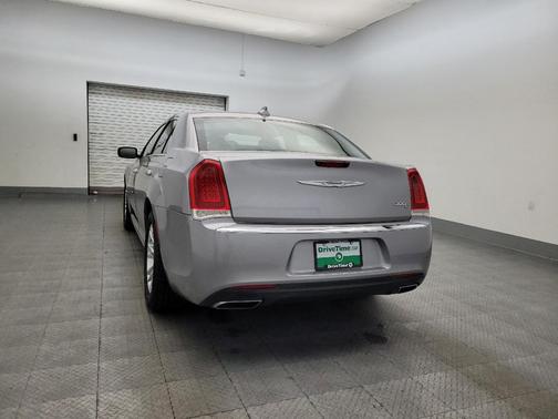 2017 Chrysler 300C Base