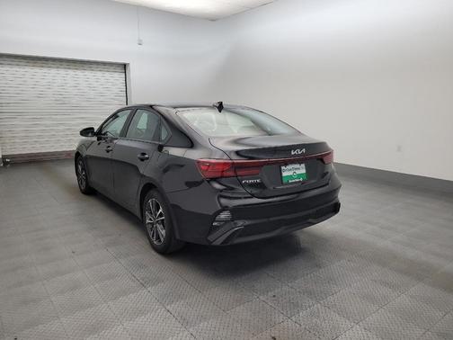 Aurora Black 2024 Kia Forte LXS