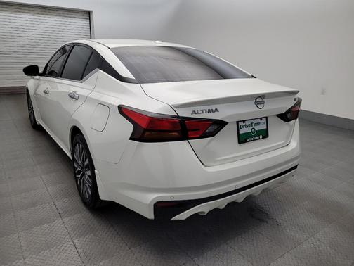 Pearl White Tricoat 2024 Nissan Altima 2.5 SV