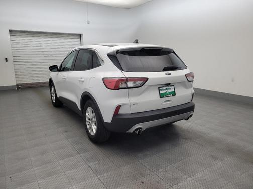 White 2021 Ford Escape SE