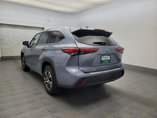 Moon Dust 2020 Toyota Highlander Hybrid XLE