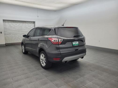 Ruby Red Metallic Tinted Clearcoat 2017 Ford Escape SE