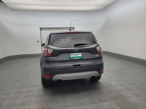 Ruby Red Metallic Tinted Clearcoat 2017 Ford Escape SE
