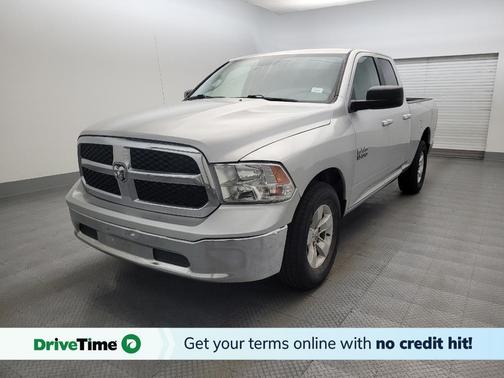 Bright Silver Metallic Clearcoat 2018 RAM 1500 SLT