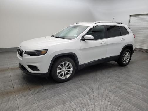 Bright White Clearcoat 2019 Jeep Cherokee Latitude