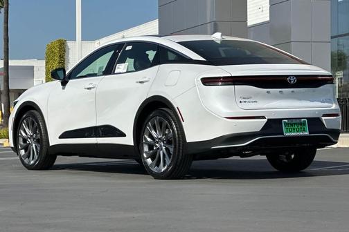 Oxygen White 2026 Toyota Crown Limited
