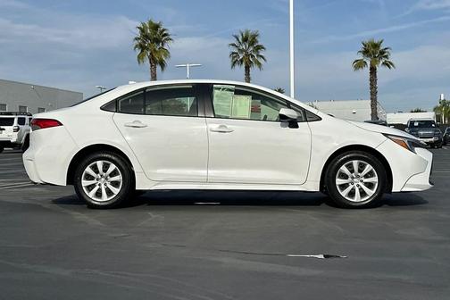 2024 Toyota Corolla Hybrid LE